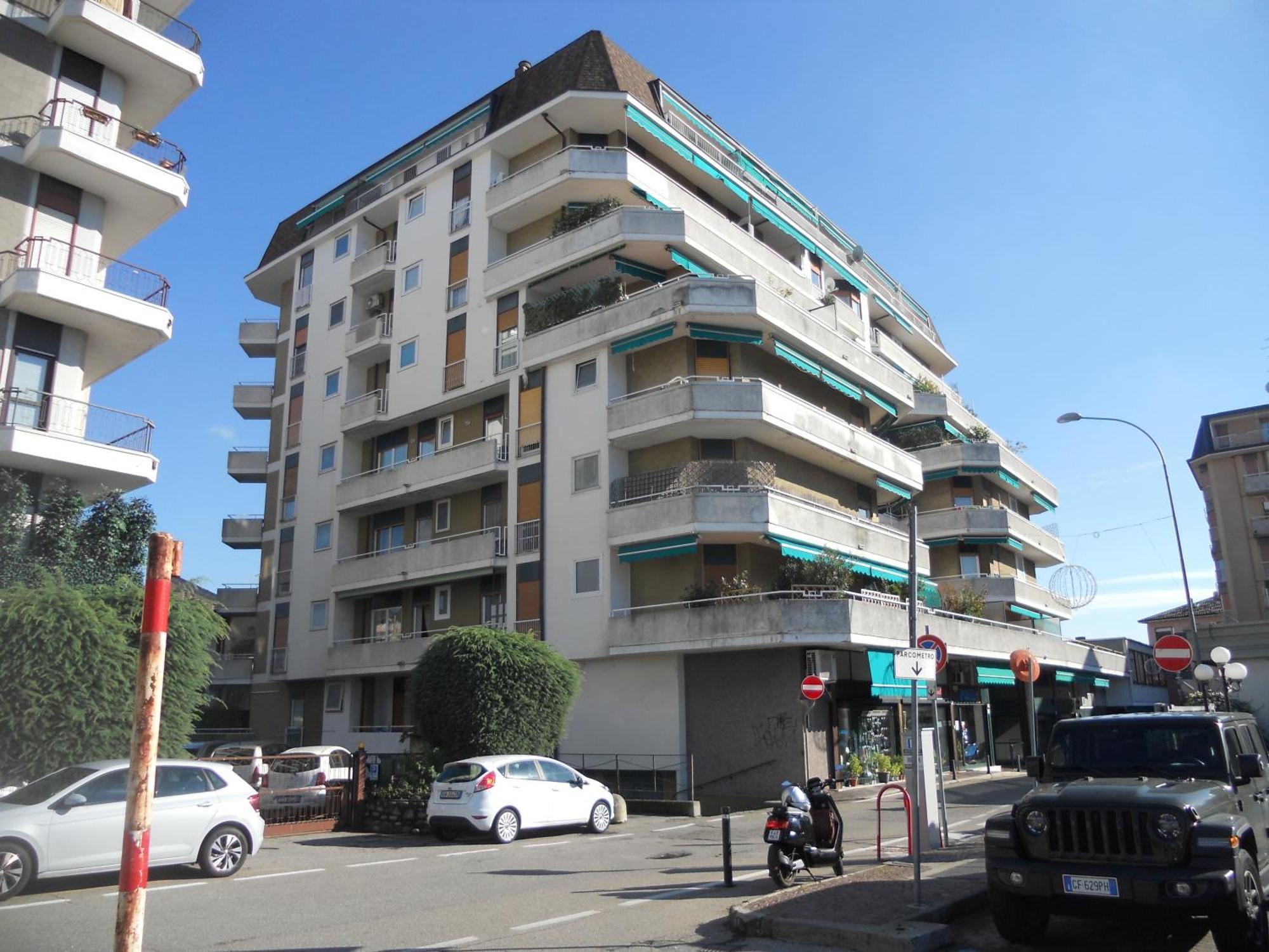 Isa Center - Leonardo Accademy - Mxp - Lakes Sesto Calende Exterior photo